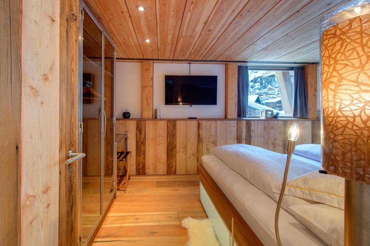 Backstage Hotel Chalet Rooms Zermatt Oda fotoğraf